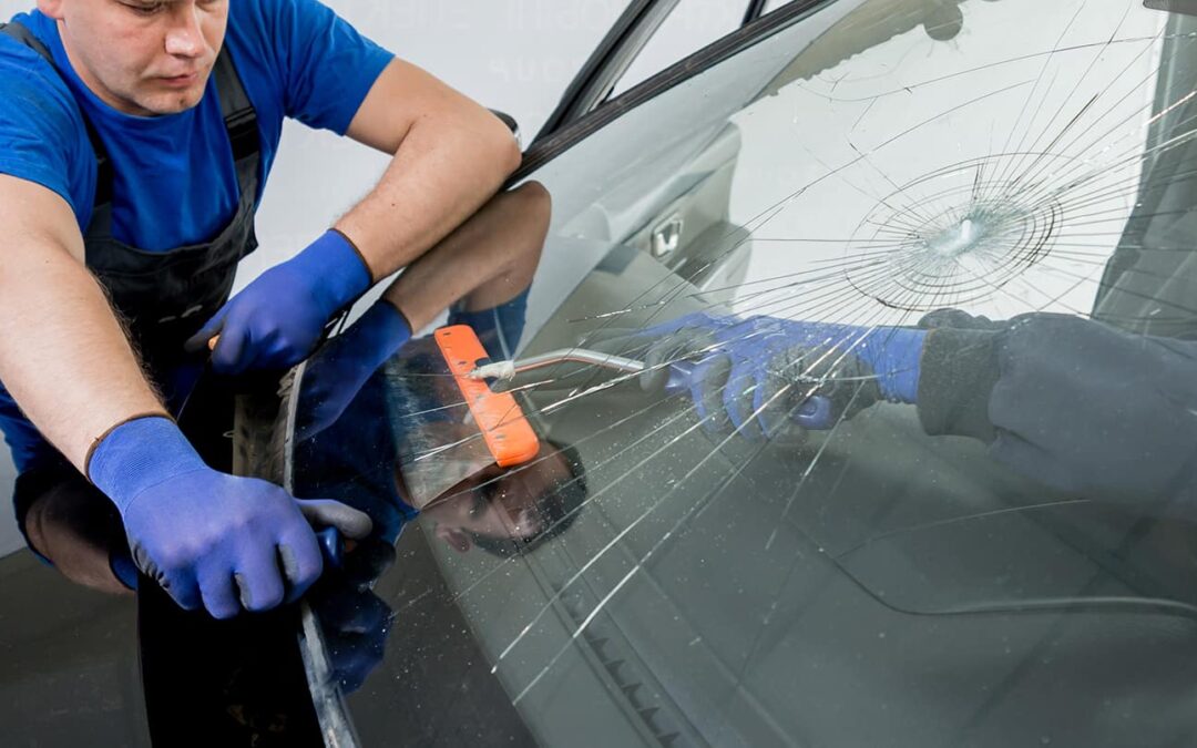 Autoglaz voor herstellen, vervangen en kalibreren van autoruiten