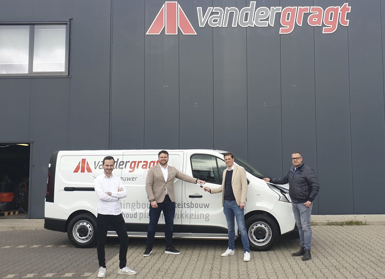 10 bedrijfswagens voor Van der Gragt